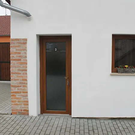 Nice Accomodation 3 In Апартаменты Микулов