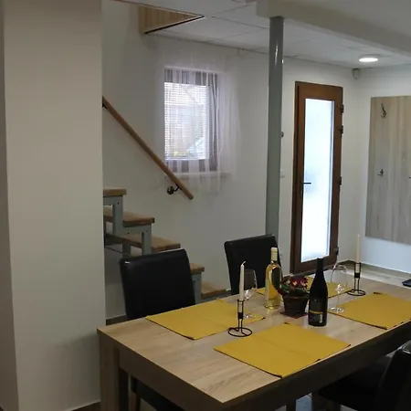 Nice Accomodation 3 In Апартаменты Микулов